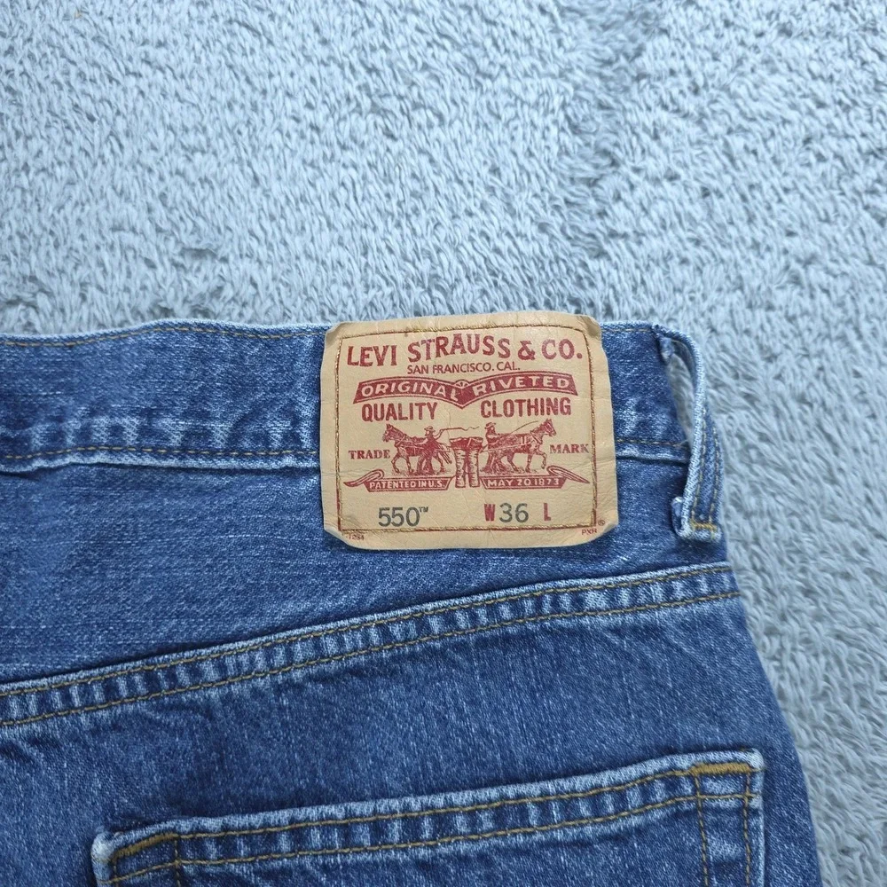 Levi's 550 Denim Shorts Mens 36 Blue Relaxed Fit Medium Wash
